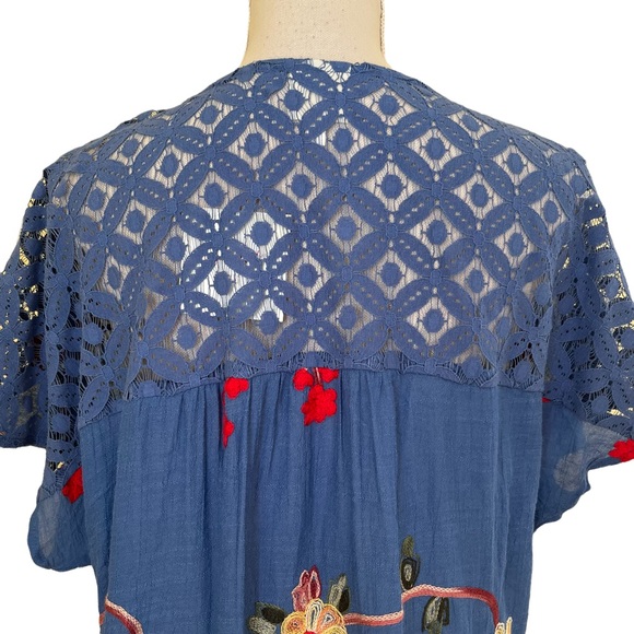 Fig and Flower Blue Blouse with Embroidered Floral Detail 1X - Picture 6 of 10